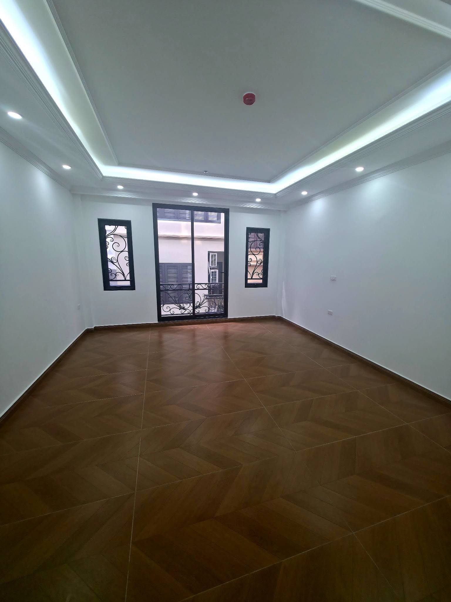 🔅 PHÂN LÔ VỈA HÈ Ô TÔ TRÁNH PHẠM TUẤN TÀI, 46M2 7 T THANG MÁY, MT 4.5M, CHỈ 26.5 TỶ 🔅 15990248