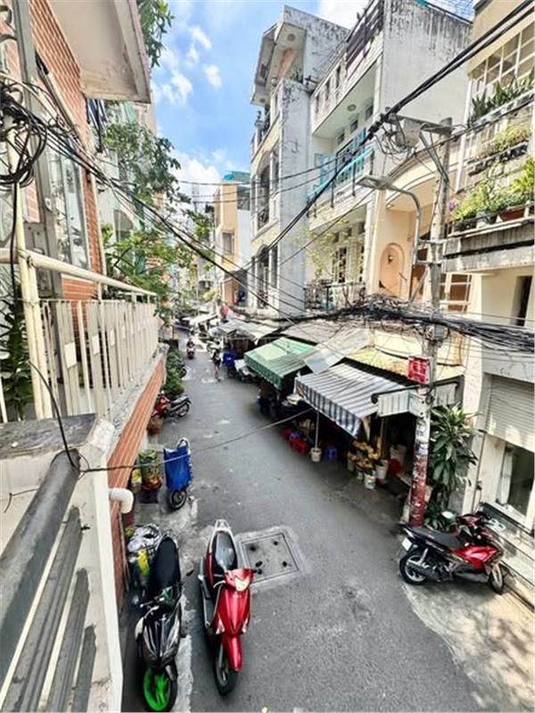 Nhà HXH Đường Huỳnh Văn Bánh Phường 17 Cũ Phú Nhuận. 15990259