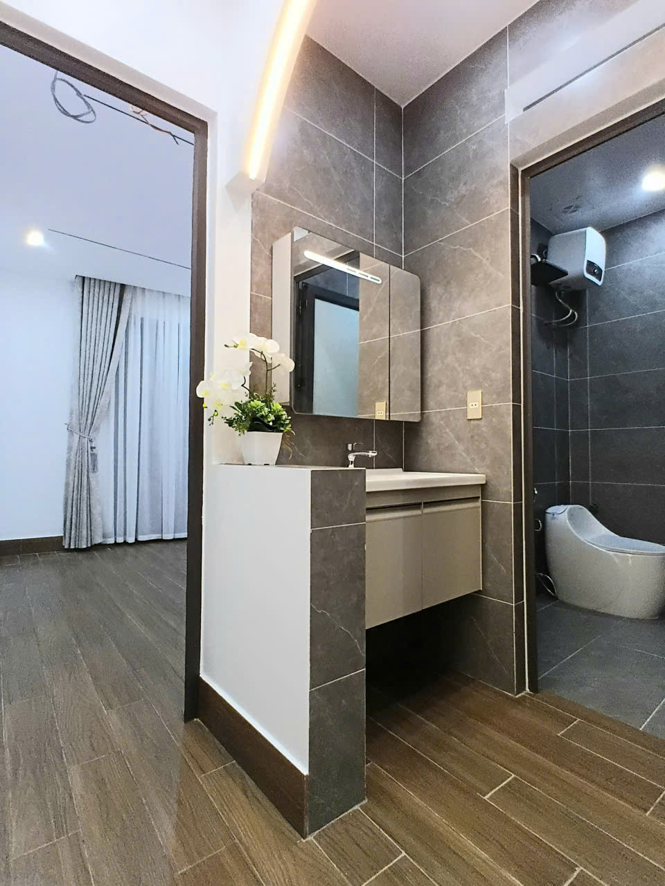 nhà xây mới mặt đường Nguyễn văn linh - lê chân 15990318