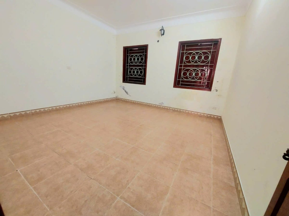 Bán Nhà Dân Xây Nguyễn Văn Trỗi. Thanh Xuân. Ô Tô. DT 81m2. MT 5m. 4 Tầng. Giá 32.2 Tỷ.  15990379