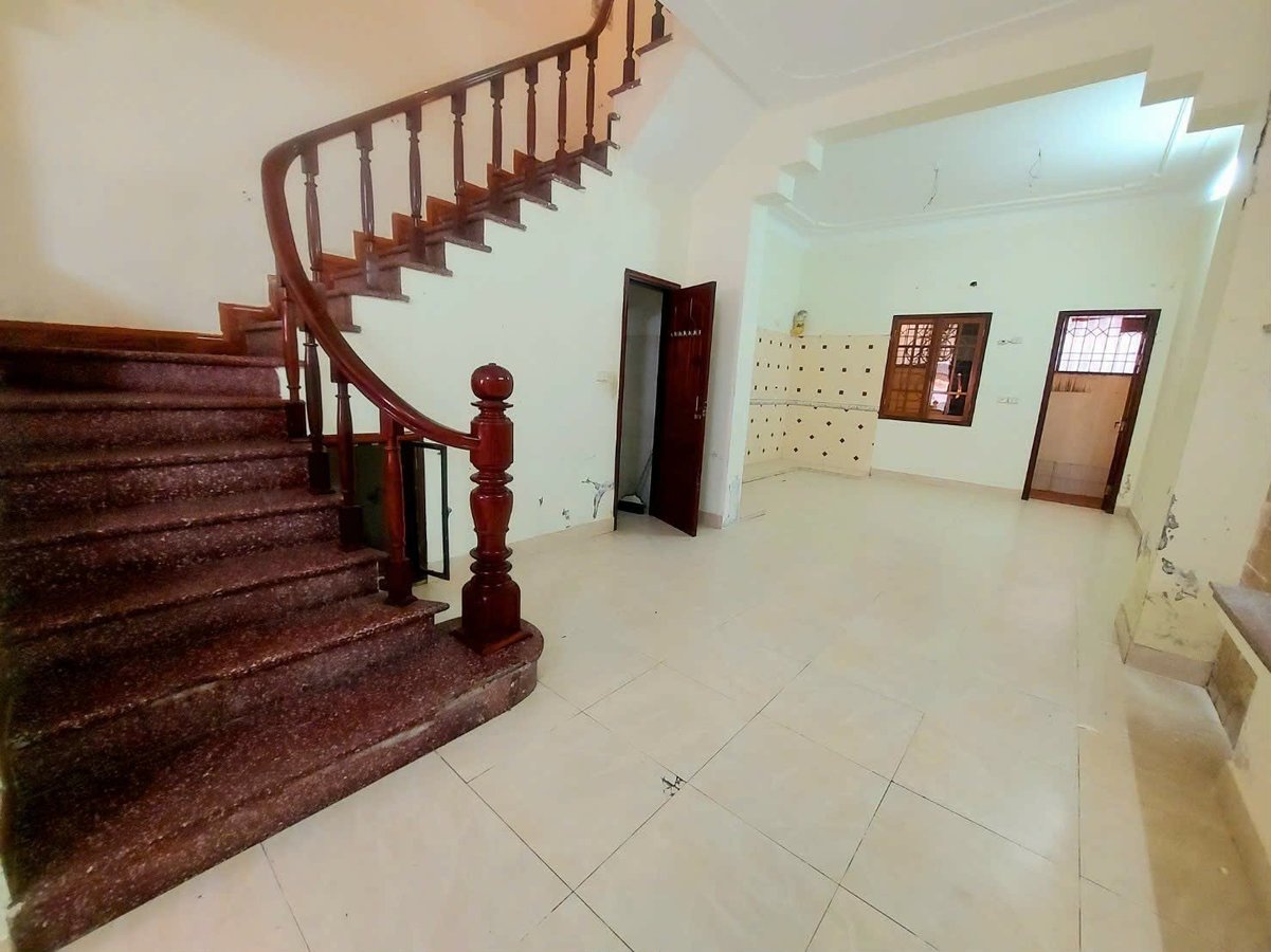 Bán Nhà Dân Xây Nguyễn Văn Trỗi. Thanh Xuân. Ô Tô. DT 81m2. MT 5m. 4 Tầng. Giá 32.2 Tỷ.  15990379