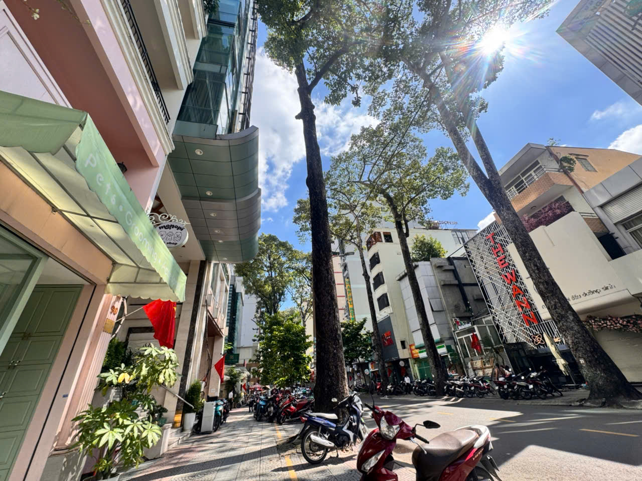 CHÍNH CHỦ BÁN NHÀ 2 TẦNG MẶT TIỀN Đ.BÙI THỊ XUÂN, QUẬN 1 - VỊ TRÍ SIÊU VIP - NGANG HIẾM 4M*20M - 15990383