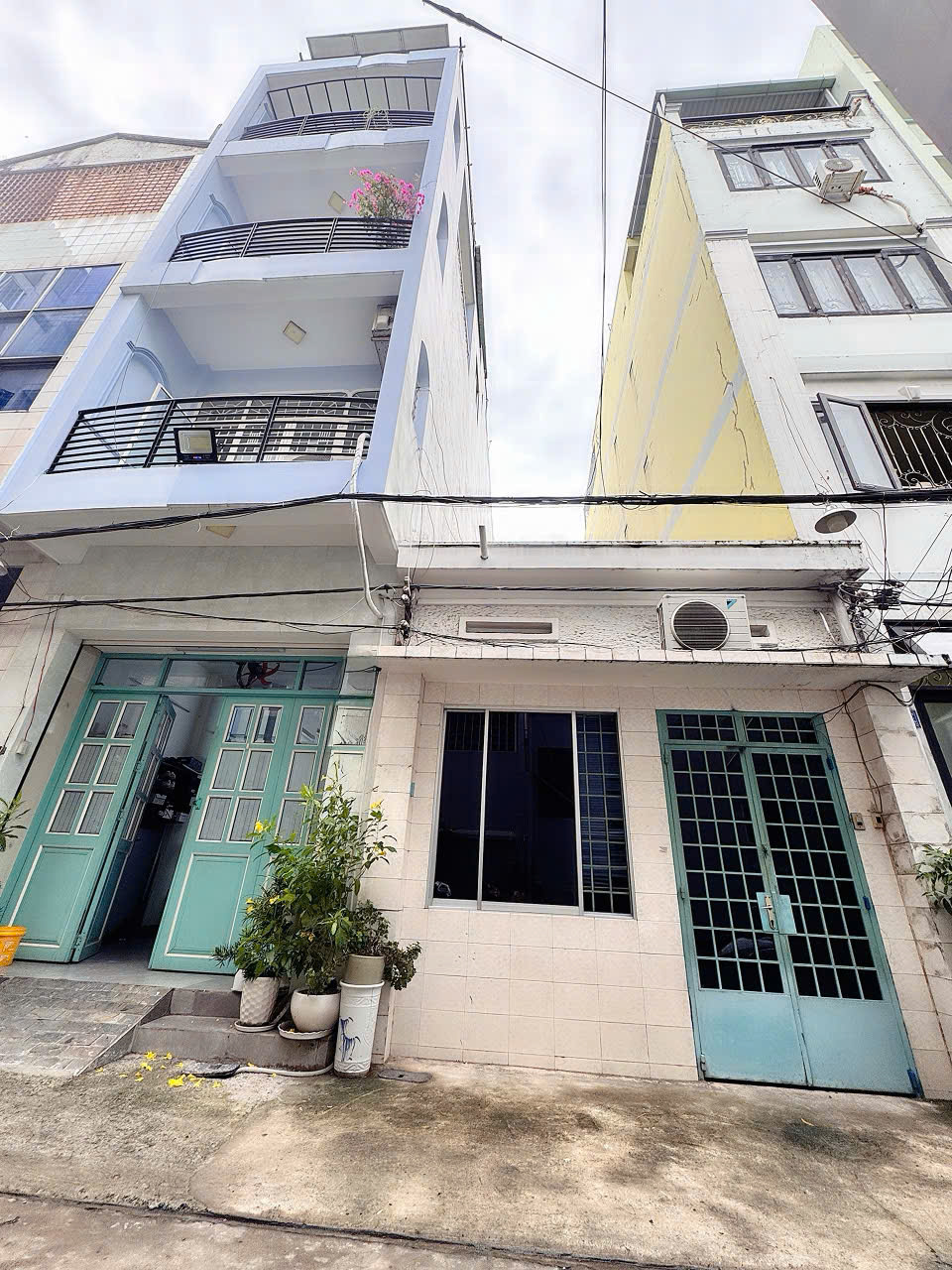 CHÍNH CHỦ 1 ĐỜI SỔ - BÁN NHÀ 2 TẦNG XE HƠI NGỦ TRONG NHÀ Đ.ĐINH CÔNG TRÁNG, QUẬN 1 - NGANG ĐẸP 15990385