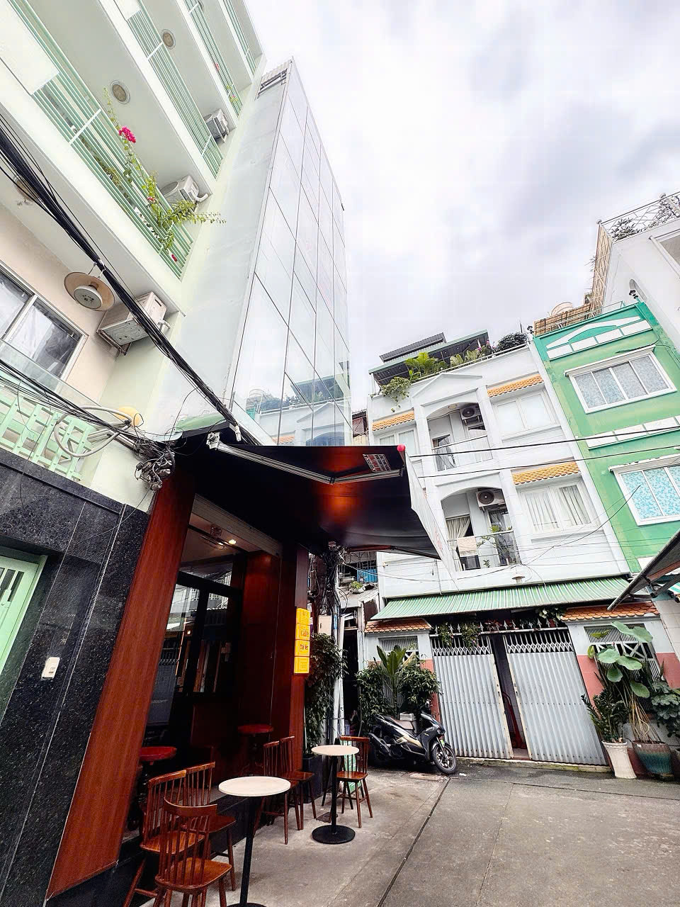 CHÍNH CHỦ 1 ĐỜI SỔ - BÁN NHÀ 2 TẦNG XE HƠI NGỦ TRONG NHÀ Đ.ĐINH CÔNG TRÁNG, QUẬN 1 - NGANG ĐẸP 15990385