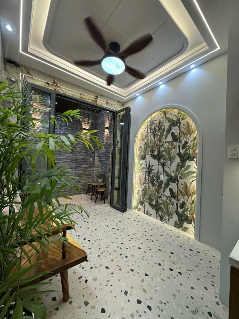 NHÀ ĐẸP LUNG LINH, HXH, NGANG 4M, 4 TẦNG, SHR, PHẠM VĂN CHÍ, 6 TỶ HƠN, QUẬN 6 15990391