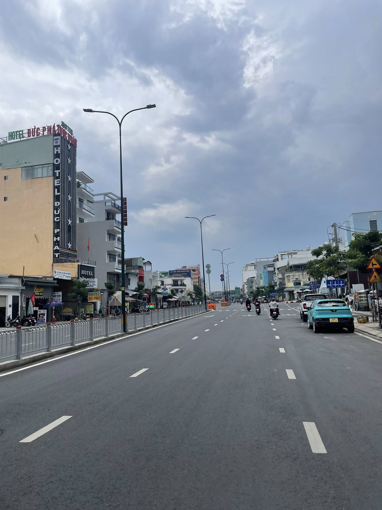 Bán nhà mặt tiền 5000m2 giá 420 tỷ Đường Dương Quảng Hàm 15990402