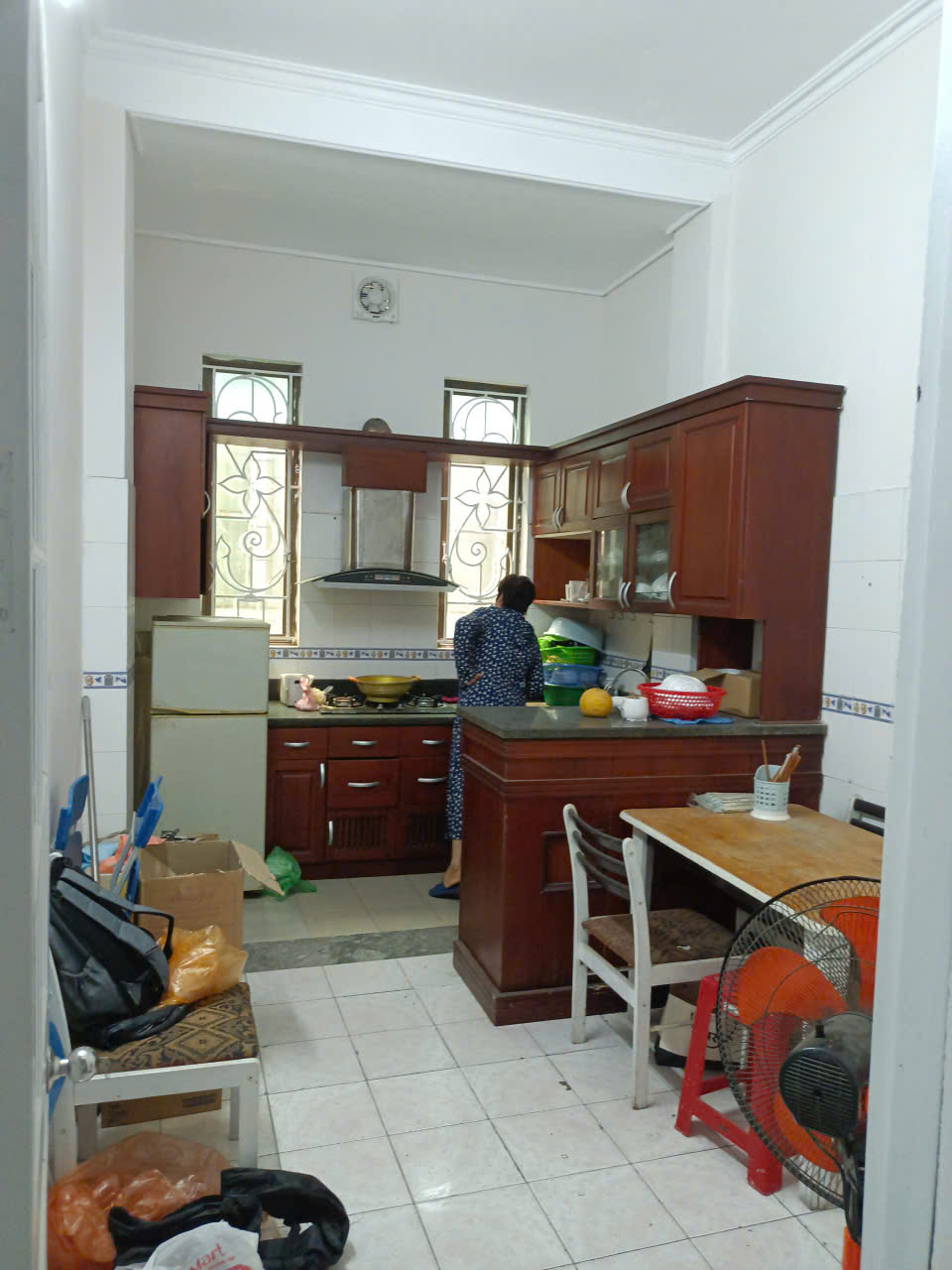 CHO THUÊ NGUYÊN CĂN TÂY SƠN, Ô TÔ ĐỖ CỬA, 35M x 4T, 13.5TR 0903258273 15990408