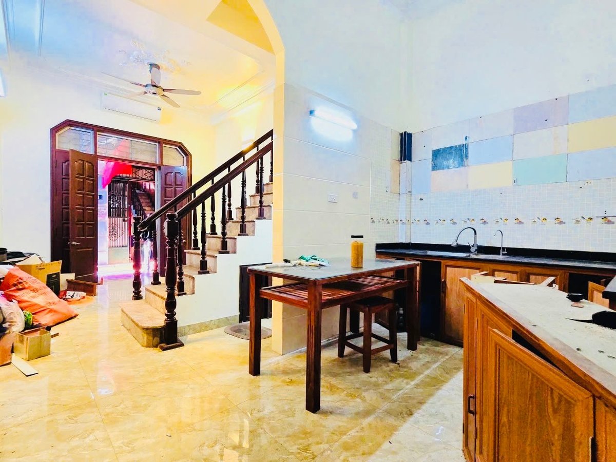 Bán Nhà Dân Xây Nguyễn Khánh Toàn. Cầu Giấy. DT 36m2. MT 4m. 4 Tầng. Giá 8.86 Tỷ. 15990426