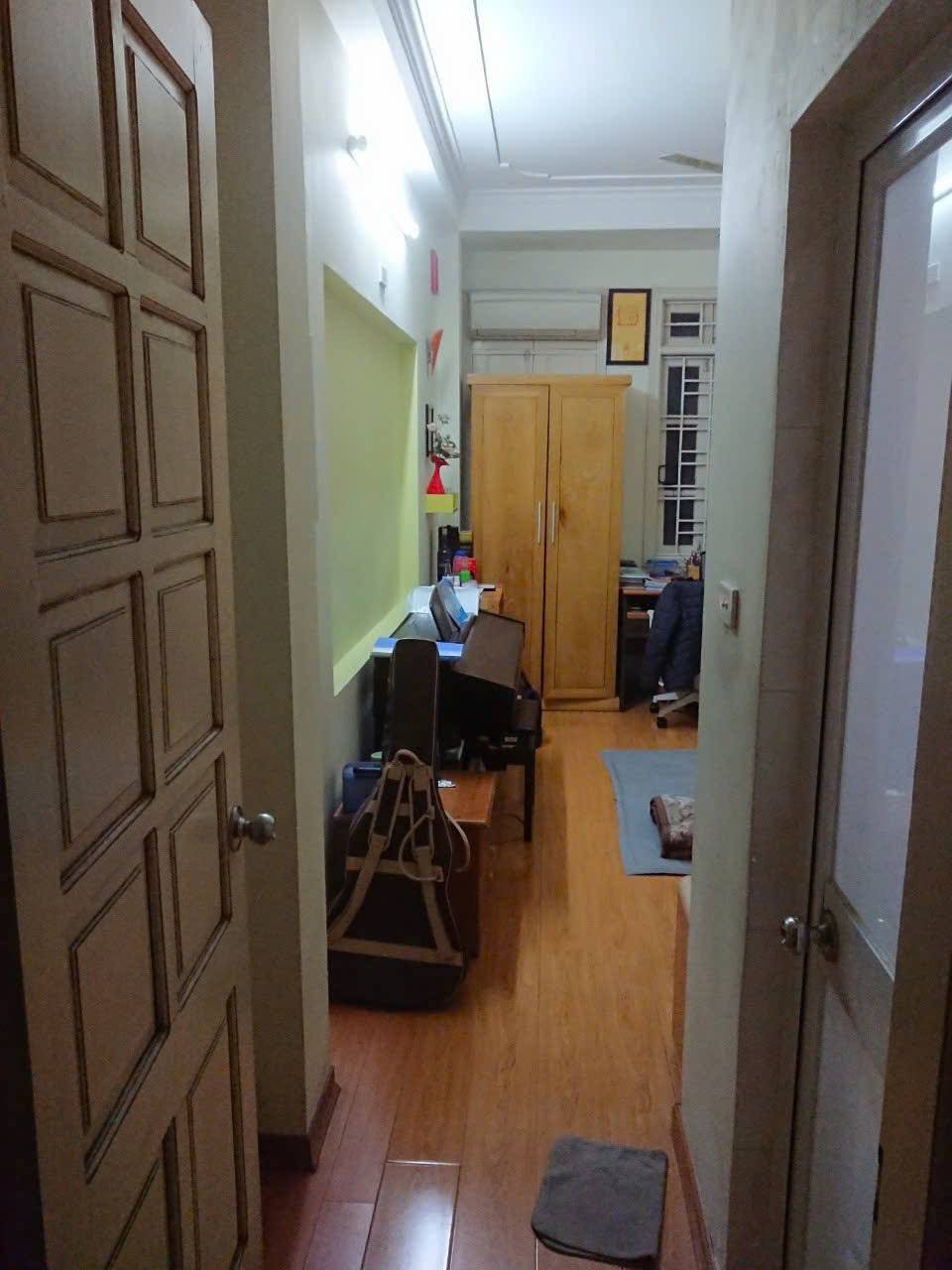 Cho thuê nhà ngõ 194 Hoàng Sâm 25m ×5 tầng +tum- Giá 12 triệu 15990430