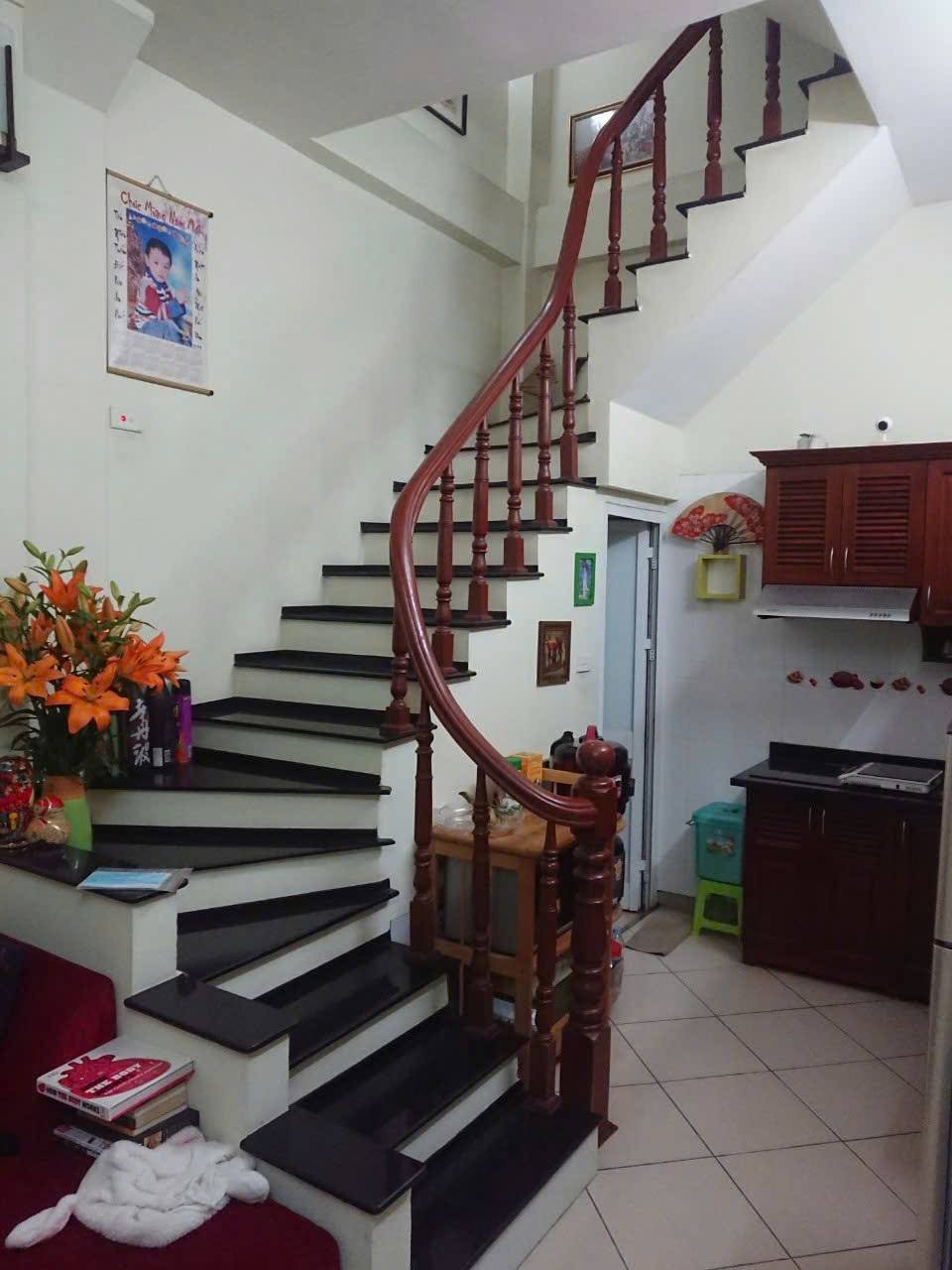 Cho thuê nhà ngõ 194 Hoàng Sâm 25m ×5 tầng +tum- Giá 12 triệu 15990430