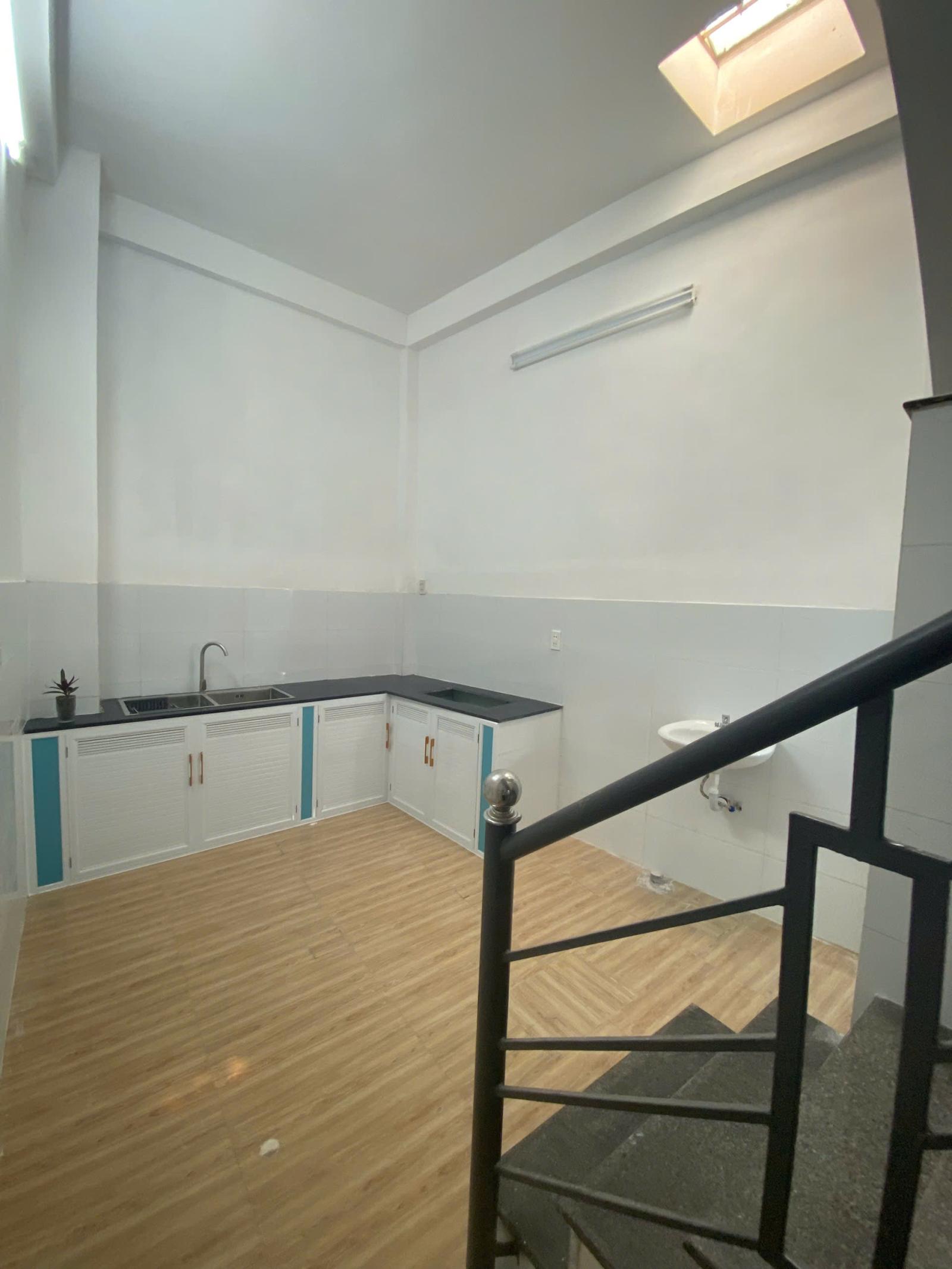 Nhà Hẻm Gần Biển Nha Trang Giá Rẻ 15990444