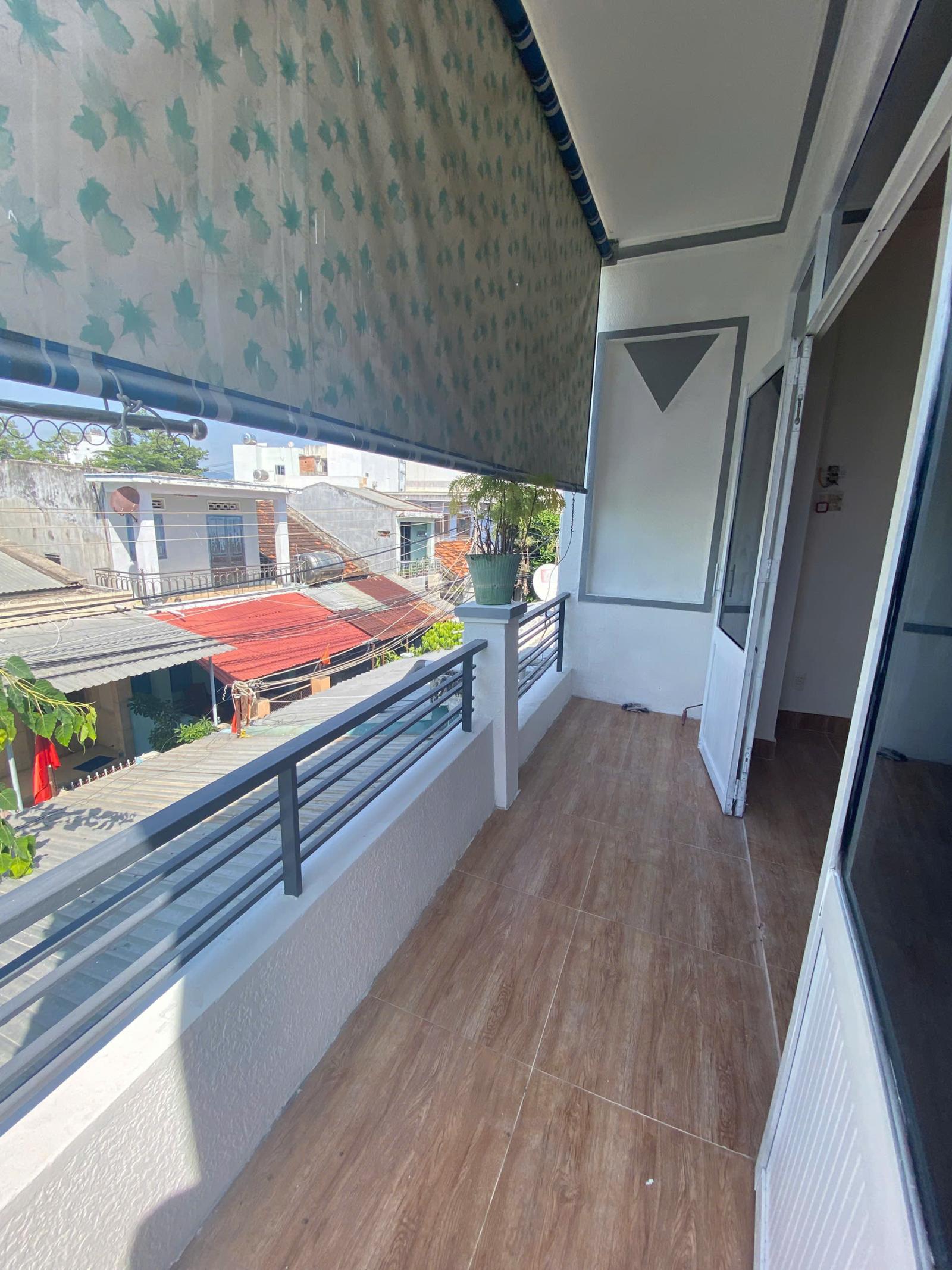 Nhà Hẻm Gần Biển Nha Trang Giá Rẻ 15990444