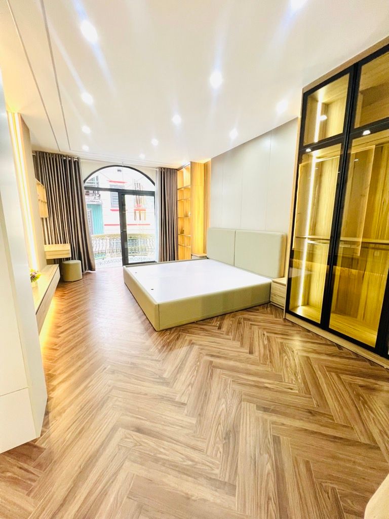Bán nhà đẹp Ngọc Thụy -10m Ô tô 68m 5 tầng- thang máy- full Nội thất nhỉnh 12 tỷ(TL) 15990467