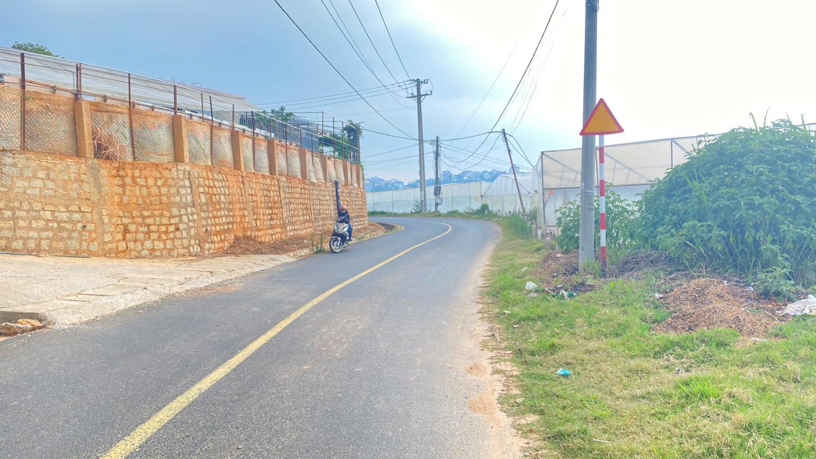 Bán 1 lô đất mặt tiền kim thạch, p7, đà lạt 15990520