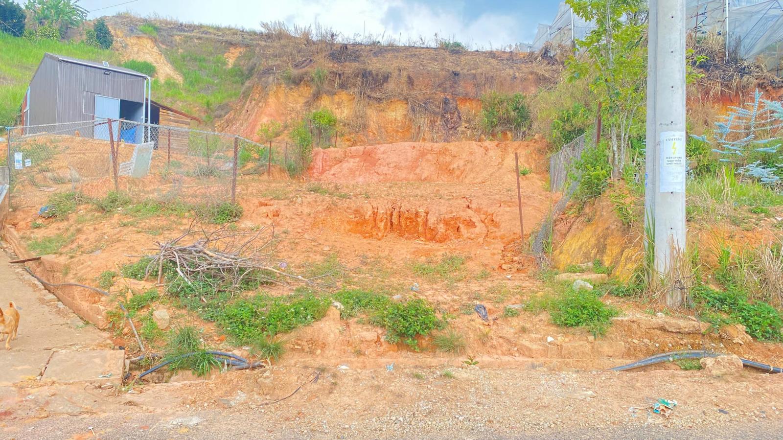 Bán 1 lô đất mặt tiền kim thạch, p7, đà lạt 15990520