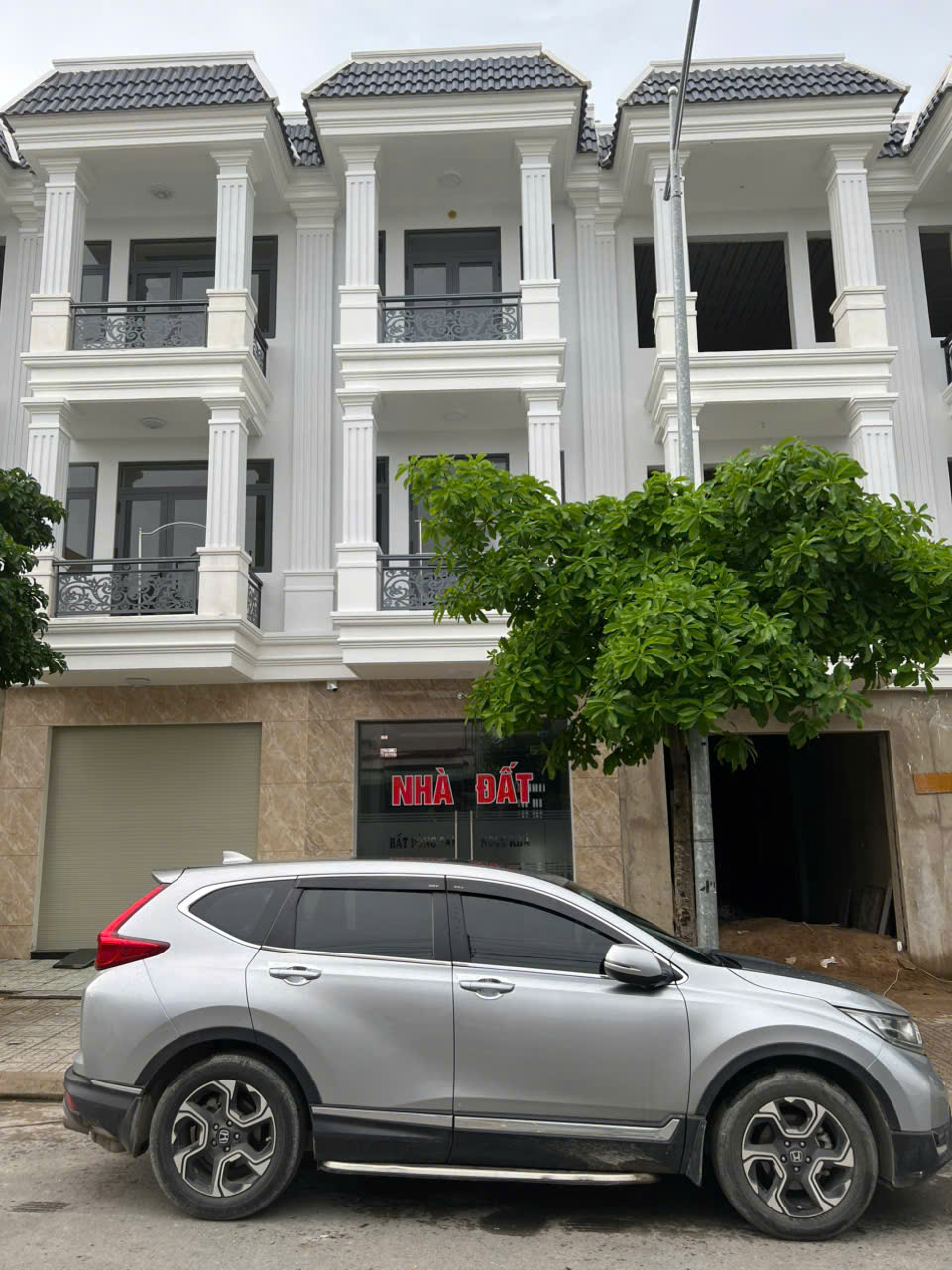 BÁN NHÀ PHƯỜNG DĨ AN, TP DĨ AN, BÌNH DƯƠNG  – FULL NỘI THẤT – GIÁ 5,2 TỶ 15990519