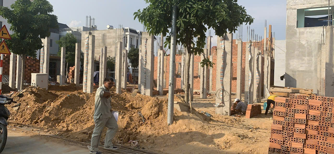 BÁN NHÀ PHƯỜNG DĨ AN, TP DĨ AN, BÌNH DƯƠNG  – FULL NỘI THẤT – GIÁ 5,2 TỶ 15990519