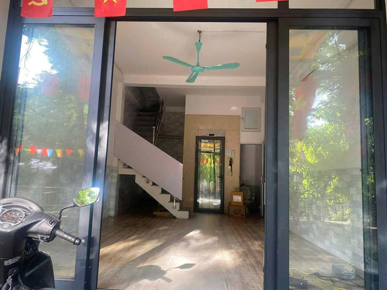 NHƯỢNG GẤP HỢP ĐỒNG THUÊ TẦNG 1 & 2 – NGÕ LỚN ĐÔNG TÁC (GẦN VINCOM) 15990561