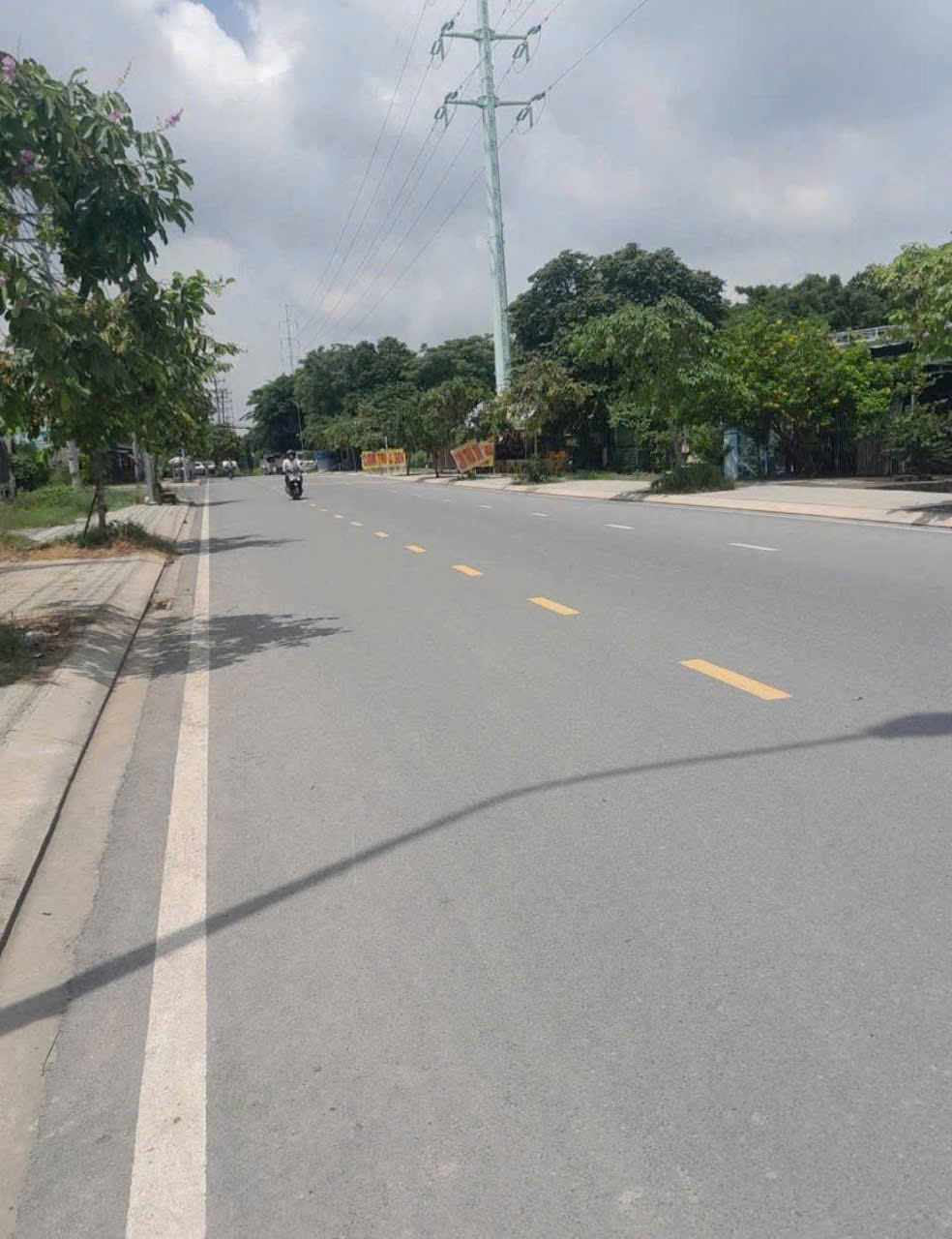 KHO XƯỞNG MẶT TIỀN NHỰA TÂN HIỆP – 9.4x30M – 250M² THỔ CƯ – CHỈ 9.8 TỶ 15990586