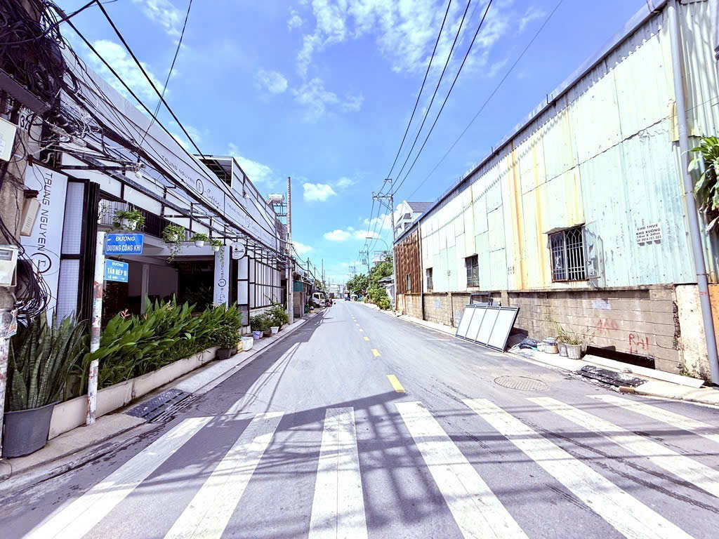 KHO XƯỞNG MẶT TIỀN NHỰA TÂN HIỆP – 9.4x30M – 250M² THỔ CƯ – CHỈ 9.8 TỶ 15990586