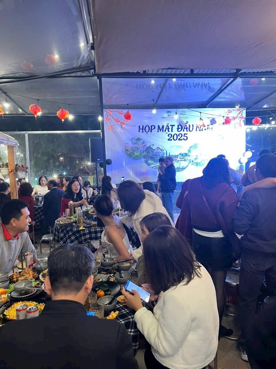 SANG NHƯỢNG QUÁN NHẬU BBQ SEN ĐÁ QUÁN TẠI ĐÀ LẠT, LÂM ĐỒNG 15990594