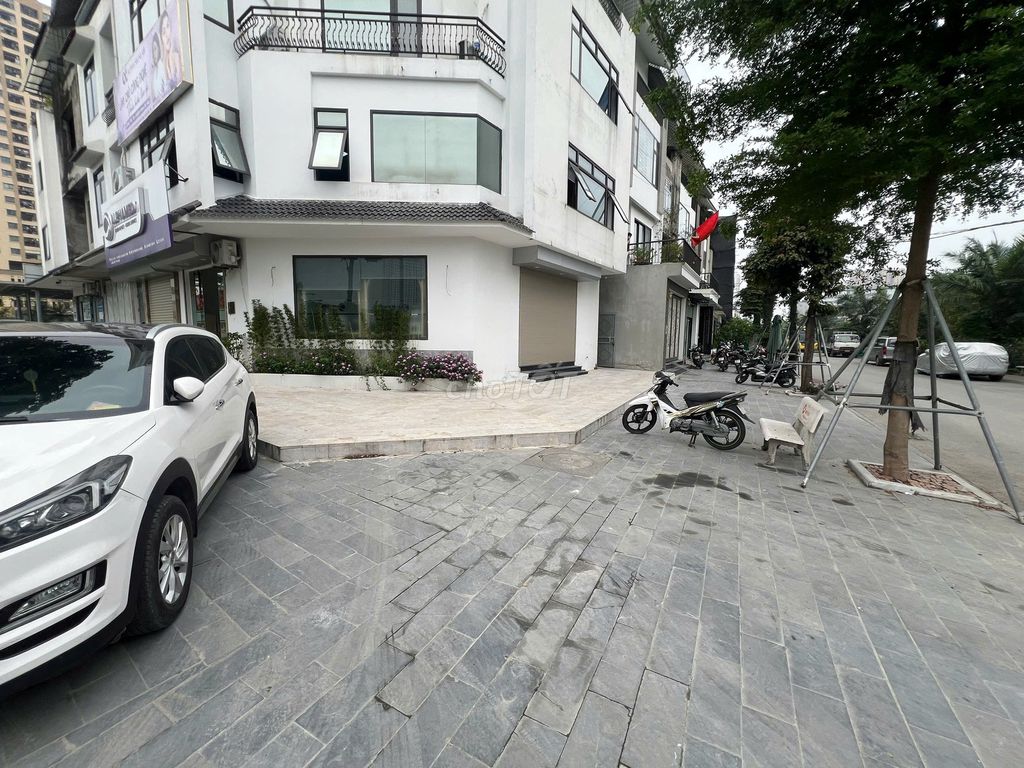 Cho thuê sàn văn phòng 135m² KĐT Đại Kim– giá tốt 15990596