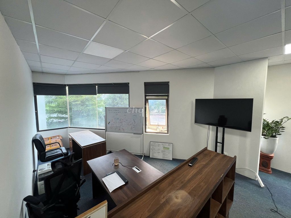 Cho thuê sàn văn phòng 135m² KĐT Đại Kim– giá tốt 15990596