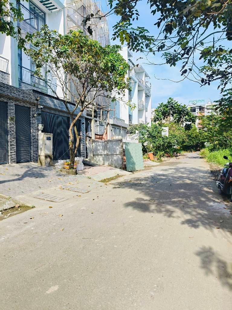 Mặt tiền KDC Intresco đường Phạm Hùng giáp QL50 Hiếm 5x20 Phân lô 4 tầng - 0931172218 15990671