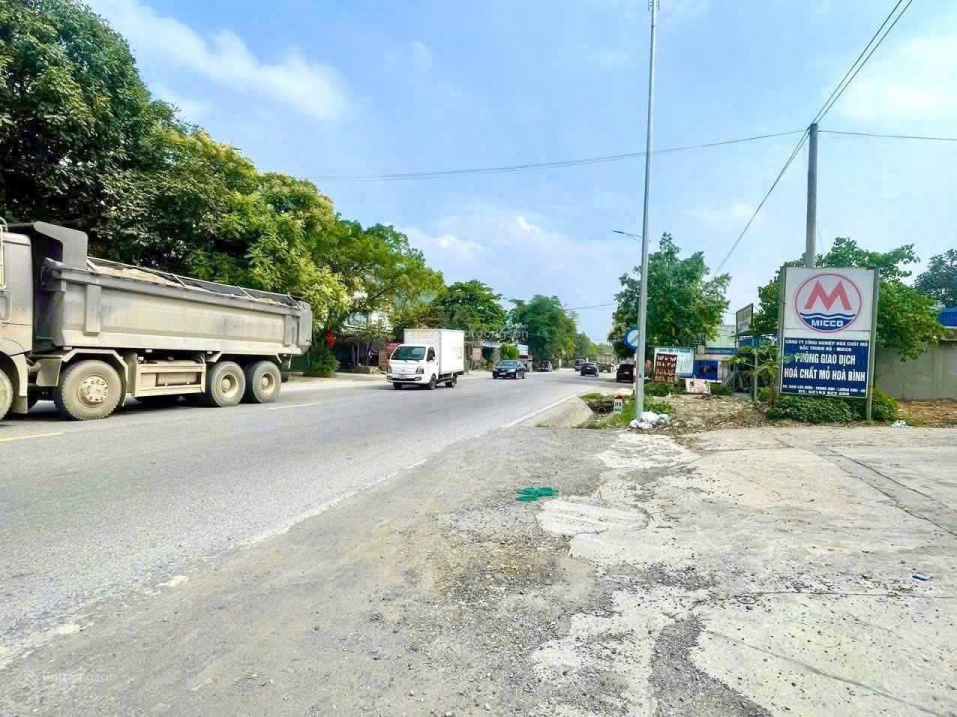 MẢNH ĐẤT KINH DOANH ĐẮC ĐỊA BẬC NHẤT QL21A Hoà Lạc 15990688