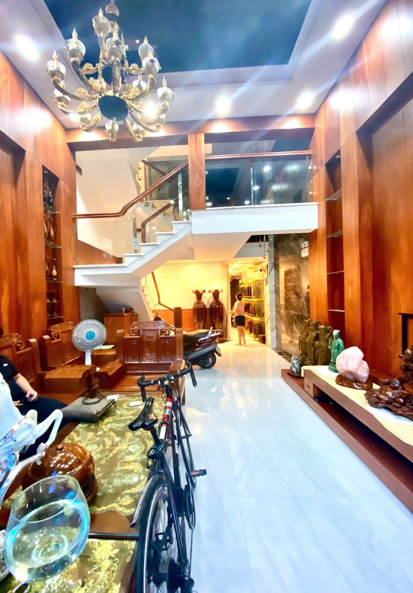 NHÀ ĐẸP THIẾT KẾ TỈ MỈ - KHUNG GỖ ĐỎ - 5 TẦNG - OTO ĐỖ CỬA - NỘI THẤT GIÁ TRỊ CAO - NHĨNH 8 TỶ (TL) 15990722