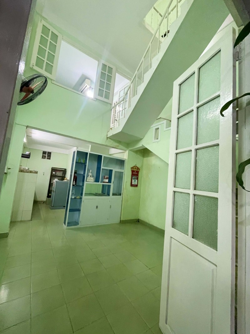 ► Kiệt 3.5m gần MT Hoàng Diệu, 31m2, 3.5 tầng đúc, 3PN, 3WC, sân thượng, 3.65 tỷ 15990724