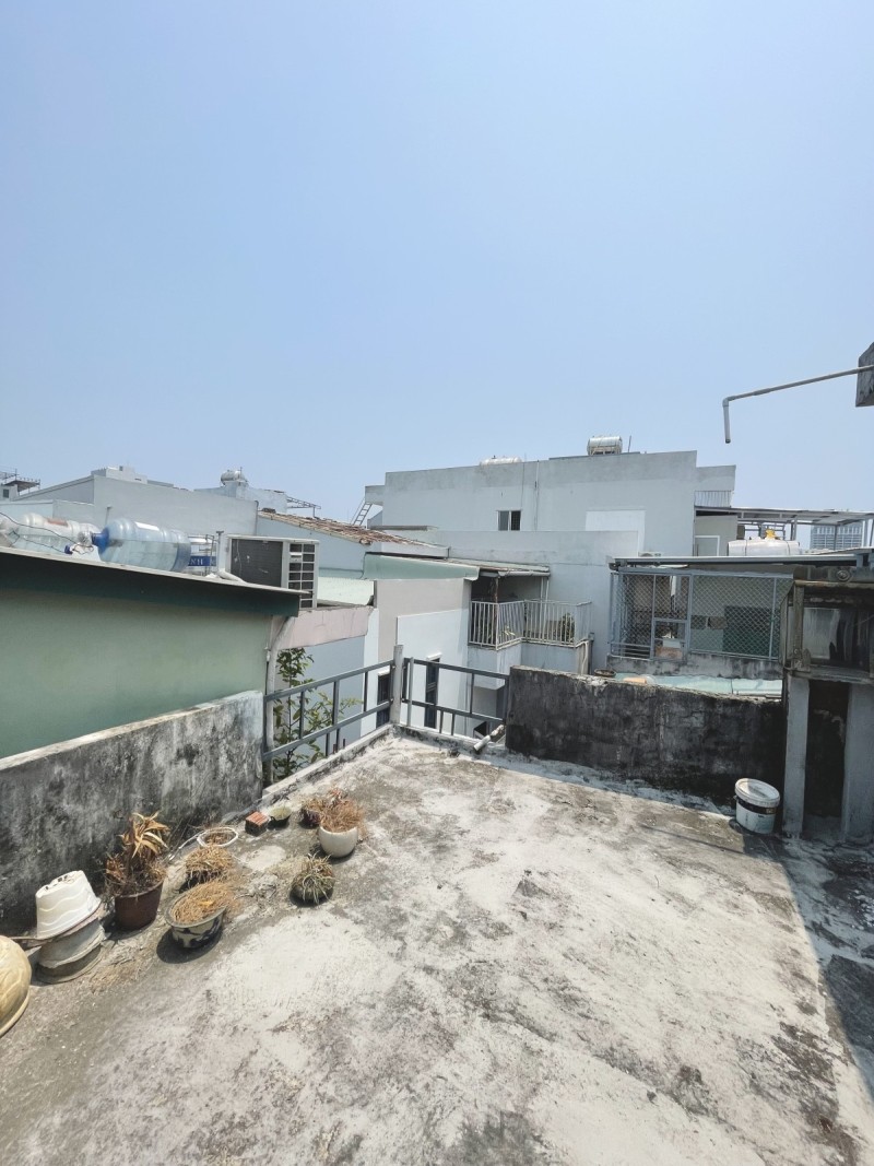 ► Kiệt 3.5m gần MT Hoàng Diệu, 31m2, 3.5 tầng đúc, 3PN, 3WC, sân thượng, 3.65 tỷ 15990724