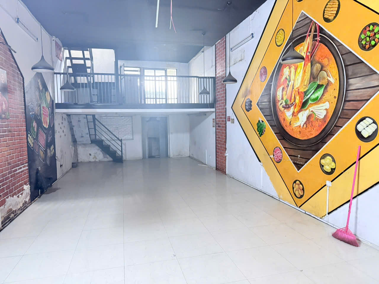 CHO THUÊ NHÀ MẶT PHỐ NGAY SÁT CỘT ĐỒNG HỒ TỪ SƠN, BẮC NINH 15990748