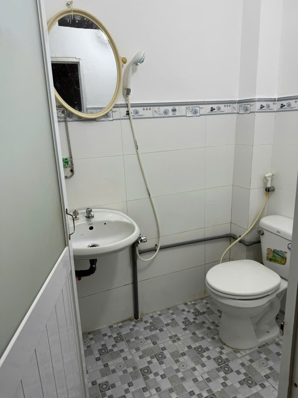 Cho thuê phòng/ nhà nguyên căn – hẻm xe hơi Lạc Long Quân, Tân Bình 15990759