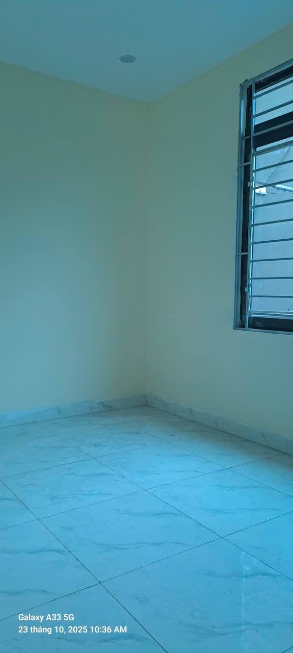 Cho thuê nhà ở hộ gia đình  ngõ 259 Vĩnh Hưng 33m ×3 tầng, 3 ngủ, 4 WC, - Giá 9tr5 15990760