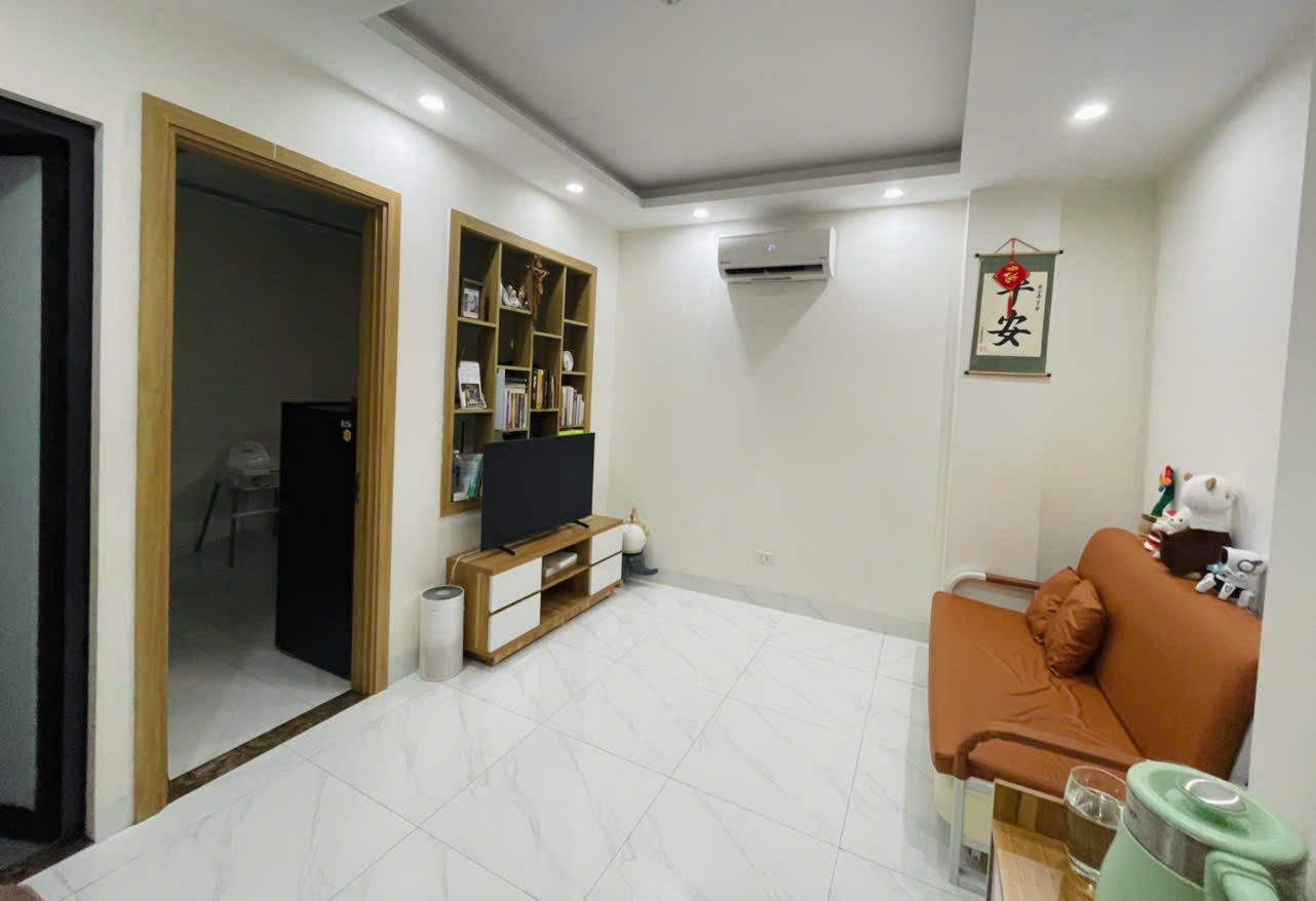 Cho thuê nhà Cc mini Nguyễn Trãi 50 m2* 2pn, 1vs- Giá 8,2 triệu ctl 15990768