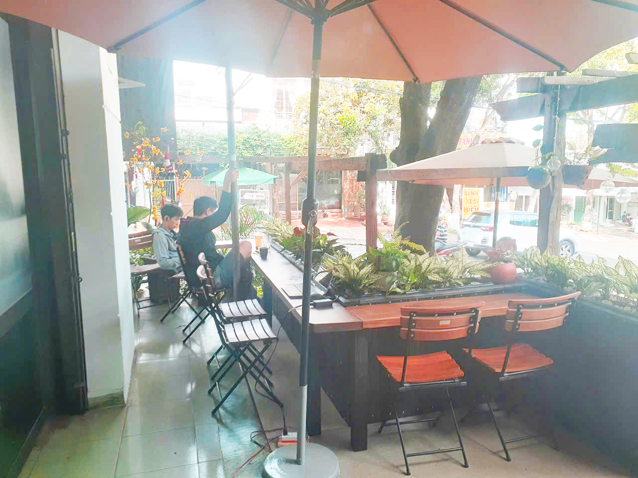 Mình cần sang lại quán Cafe tại 189 Nguyễn Thị Minh Khai ,P Thành Công, BMT. 15990788