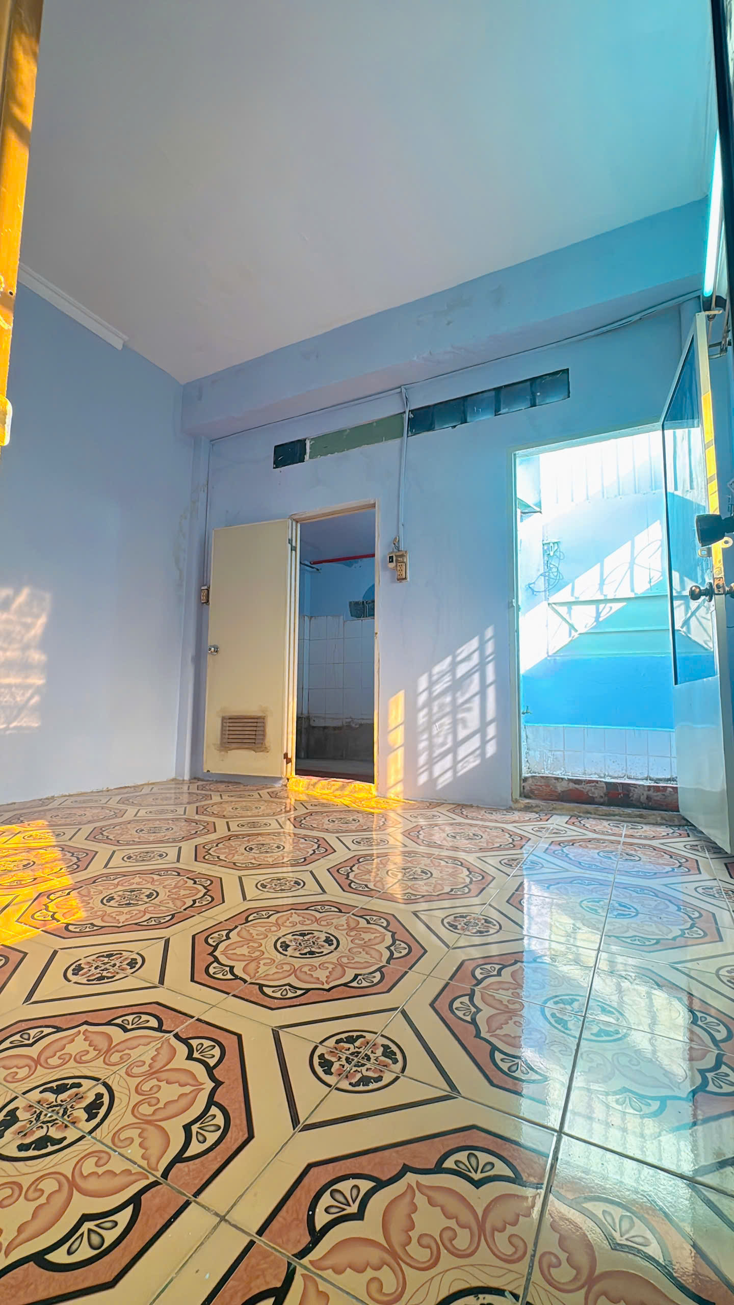 Nhà hẻm oto quay đầu Âu Dương Lân P3Q8, Giá : 7.68 Tỷ 15991101