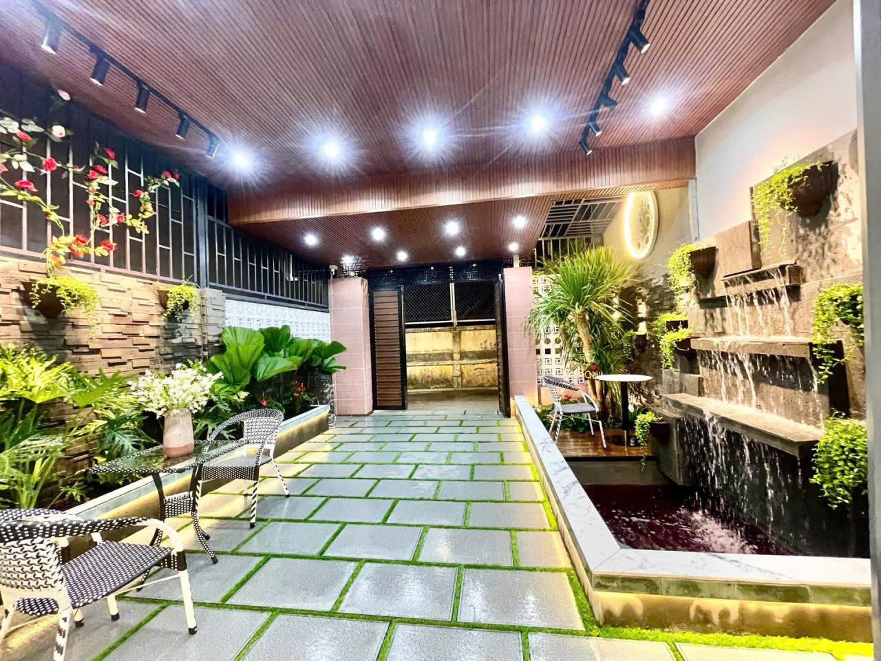 NHÀ PHỐ SÂN VƯỜN - TRUNG TÂM THỊ TRẤN NHÀ BÈ 5,5M × 25M♦️ 7.2 TY CÓ TL 15991173