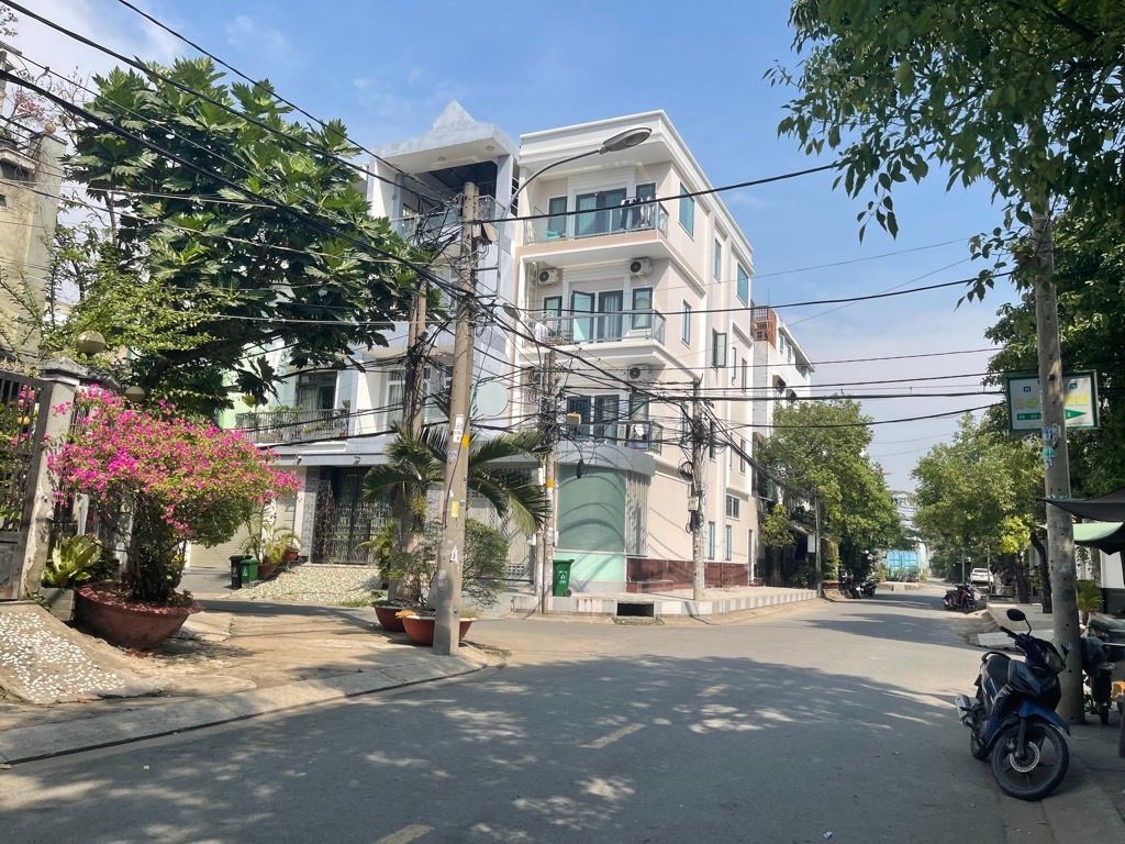 Nhà mặt tiên KDC Gia Hòa ngang 8m bề thế dòng tiền 20tr/th - 0931172218 15991190