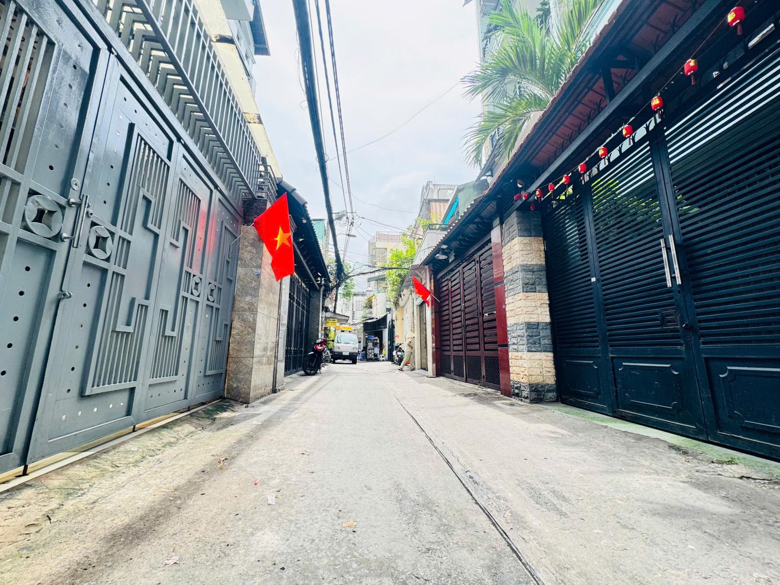 NGANG LỚN 5,5M*17M - BÁN NHÀ 4 TẦNG XE HƠI NGỦ TRONG NHÀ Đ. TRẦN QUANG DIỆU, QUẬN 3 - SỔ HỒNG VUÔNG 15991217