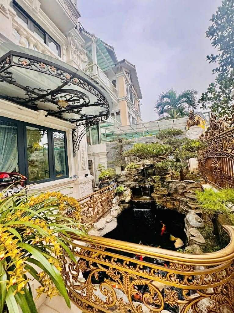 Biệt thự Việt Hưng, lô góc, 4 thoáng, sân vườn, hồ cá Koi, an ninh tuyệt đối 15991221