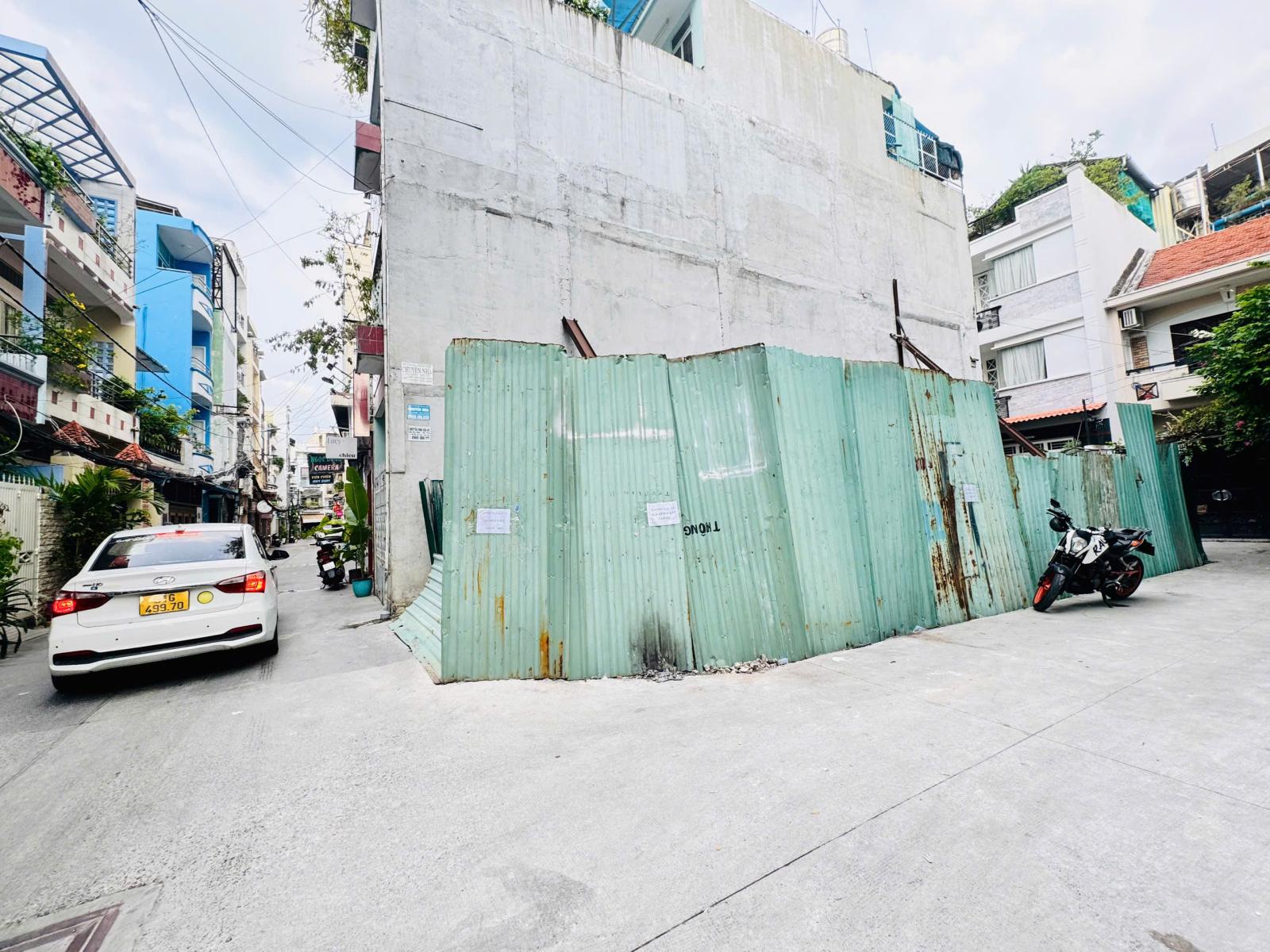 BÁN BIỆT THỰ PHONG CÁCH CỔ ĐIỂN - HXH Đ.TRẦN QUANG DIỆU, QUẬN 3 - DT 10M*11M * LH GIANG GIANG: 15991227