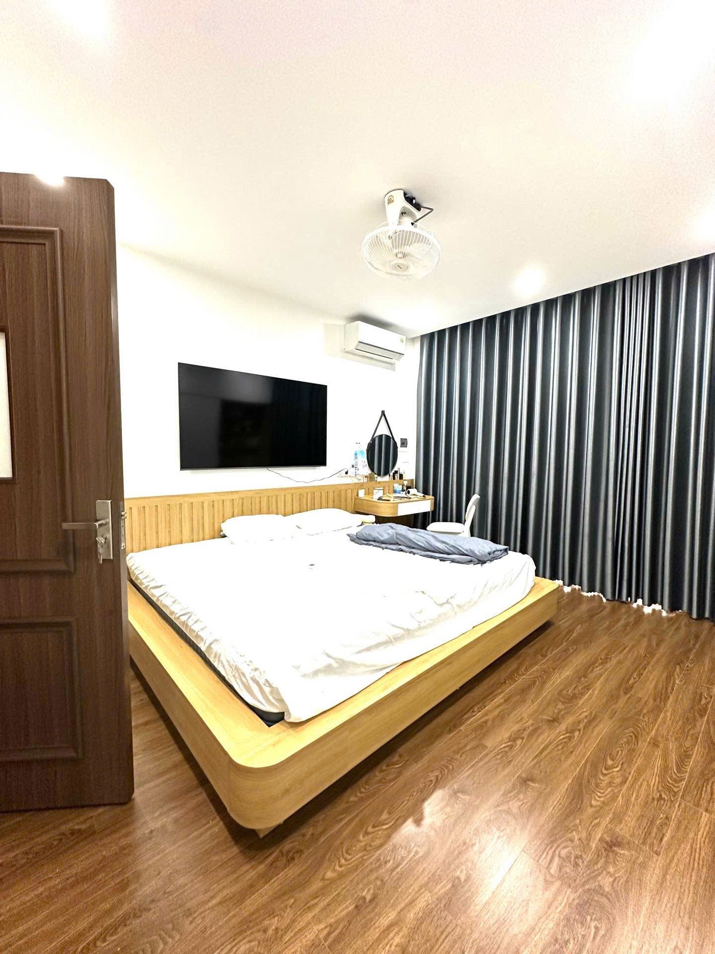 SIÊU PHẨM CỔ BI - NỘI THẤT FULL-DÂN TRÍ CAO-CAMRY ĐỖ CỬA 5 Tầng 32 m2  “Nhỉnh 8 tỷ” 15991229