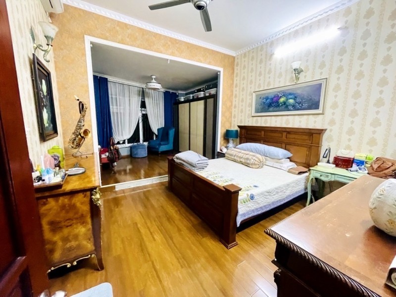 Bán Biệt Thự sân vườn, đường Trương Thanh Hải, Tăng NHơn Phú B, Thủ Đức, TP HCM. DT  210m2, Sổ 15991232