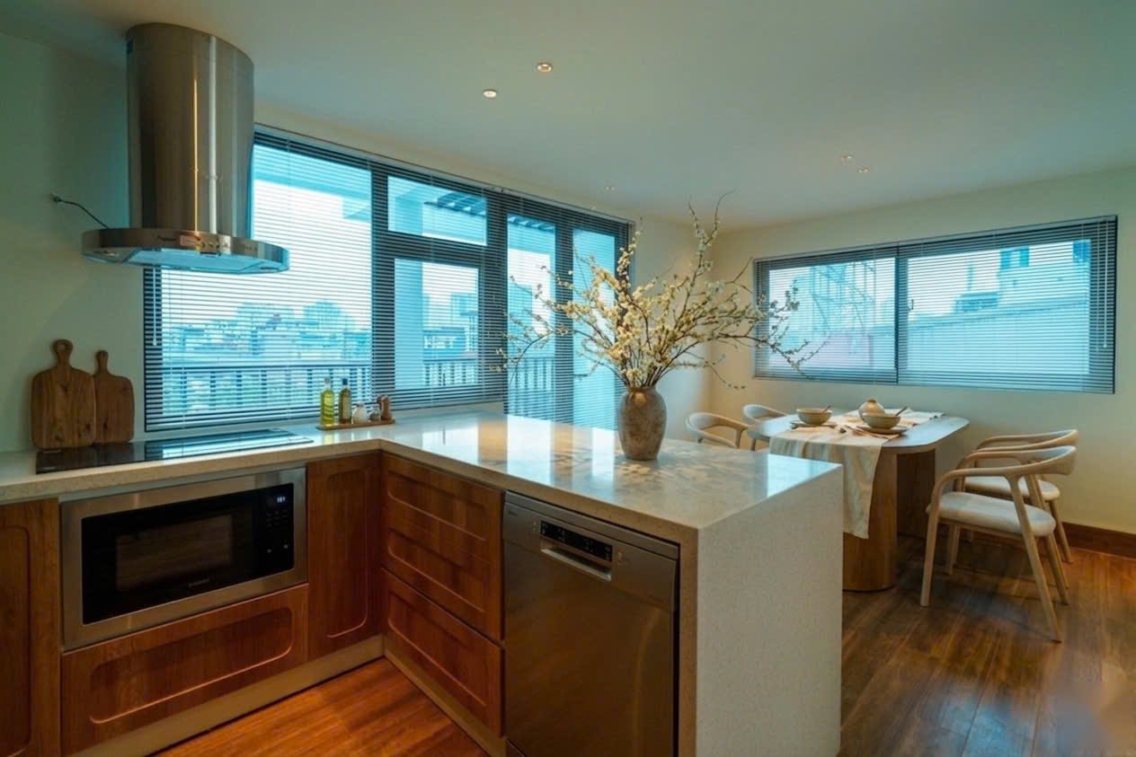 Bán nhà mặt ngõ ô tô tránh, ô tô vào nhà, 5 tầng lô góc, 36m giá 14.8 tỷ.
 15985841