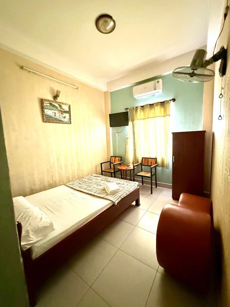 Quận 7, Khách Sạn  Mặt Tiền Đường Lý Phục Man, 6 Tầng, 6x20m. Chỉ Có 23 tỷ, Cần Bán 15991305