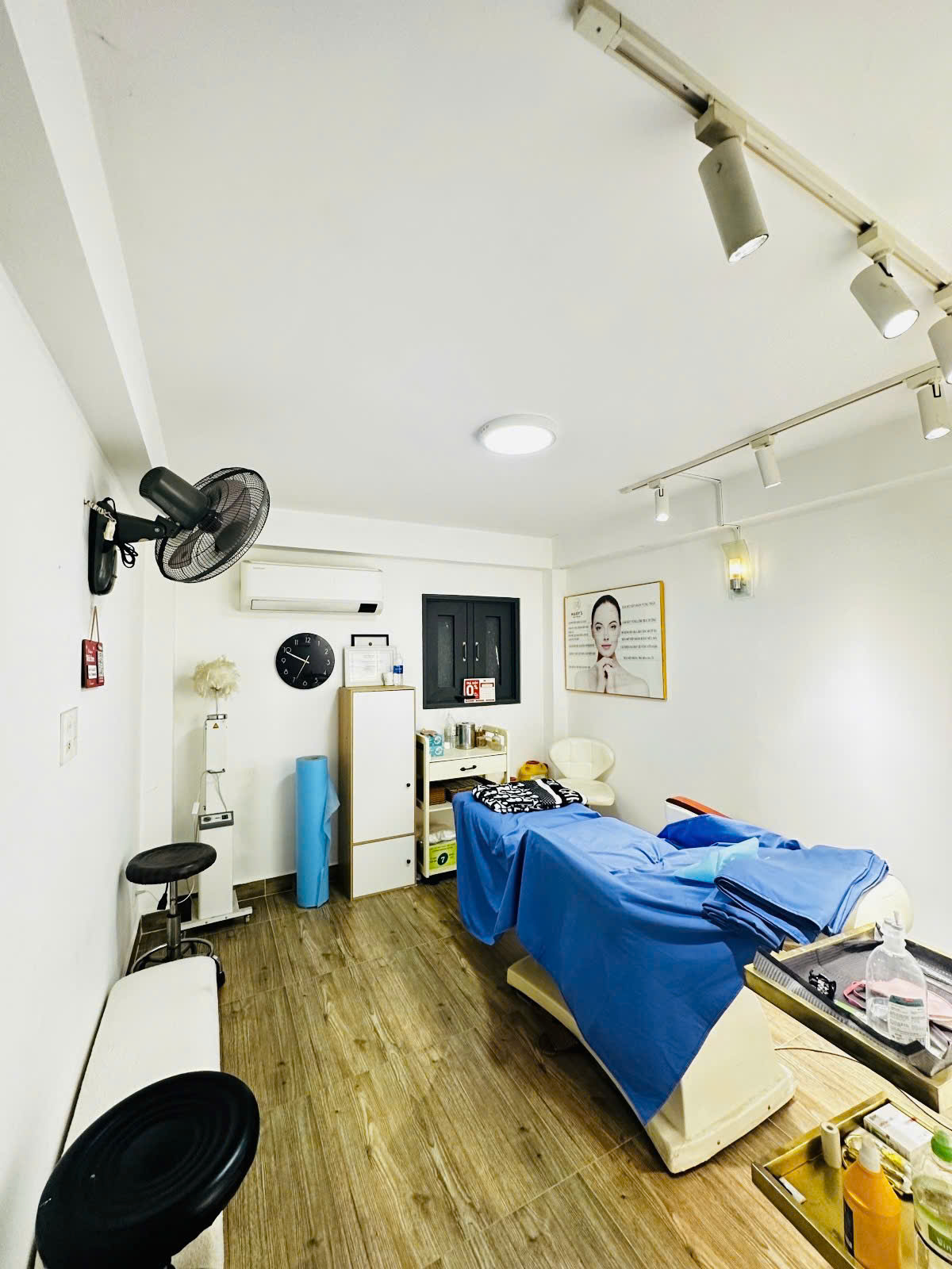 Bán Nhà CX Tự Do Tân Bình - CMT8 - Hẻm Xe Hơi 6M - 42M - 3 PN - Nhỉnh 7 Tỷ
 15991353