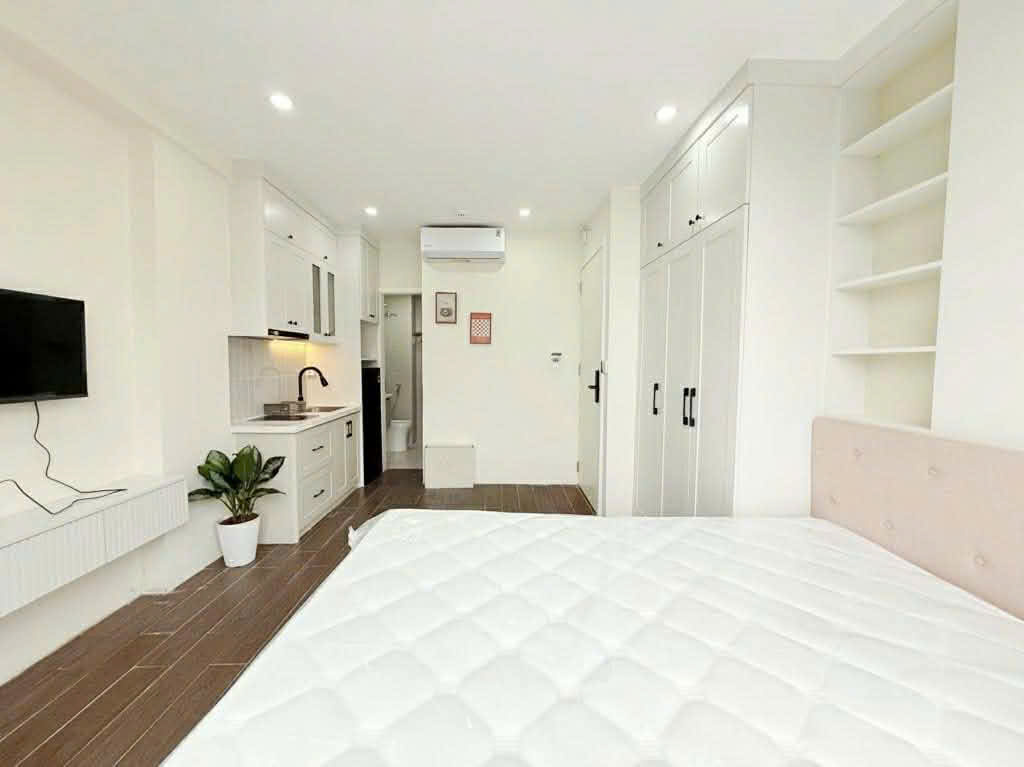 BÁN GẤP NHÀ HOÀNG HOA THÁM TT BA ĐÌNH GIÁP RANH TÂY HỒ MỚI KOONG THANG MÁY FULL NỘI THẤT  DÒNG TIỀN 100 TRIỆU / THÁNG.
 15991373