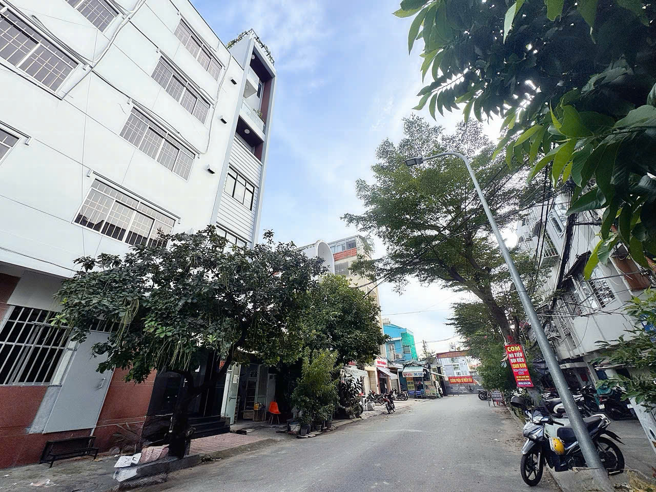 DUY NHẤT NHÀ BÁN MẶT TIỀN KD Đ.NGUYỄN TẤT THÀNH, QUẬN 4 - DT 4M*20M VUÔNG CHUẨN ĐẸP - DÒNG TIỀN ĐỀU 15991403